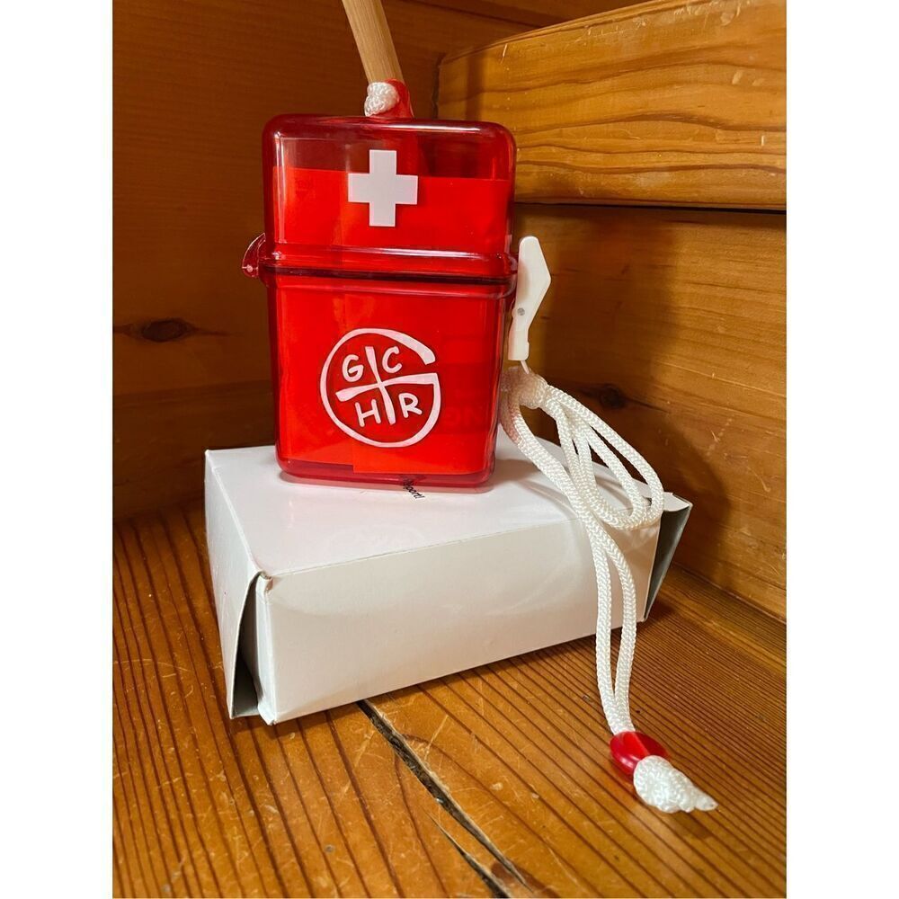 WATER-RESISTANT EMERGENCY FIRST AID KIT